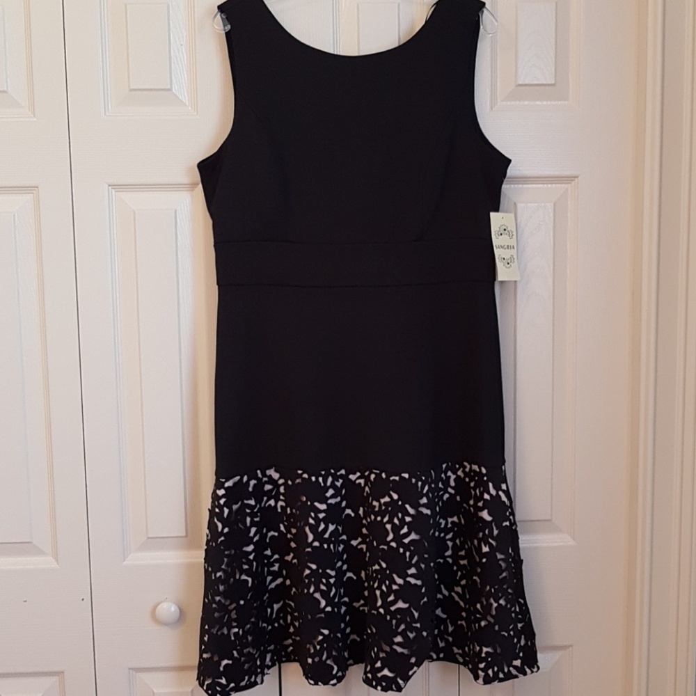 Sangria Black Cut Out Sleeveless Dress